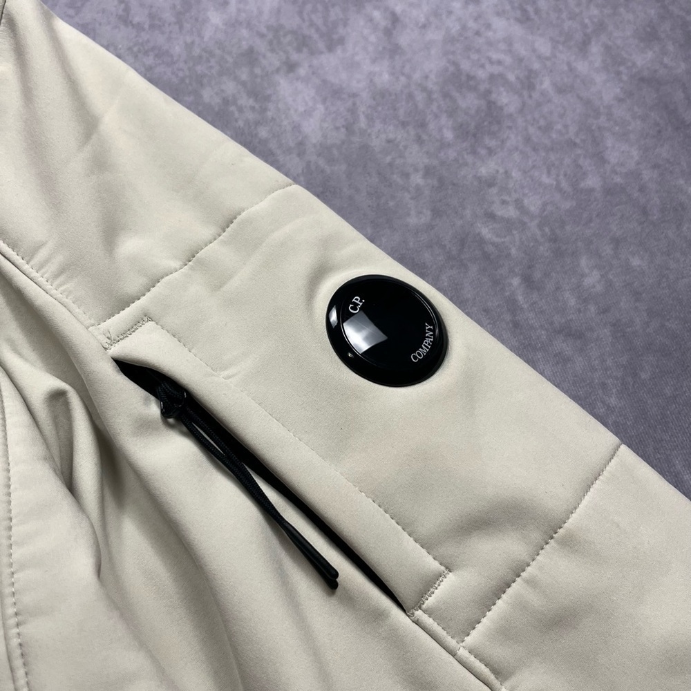 CP Company Soft Shell Jacket L Size - Picture 3 of 7